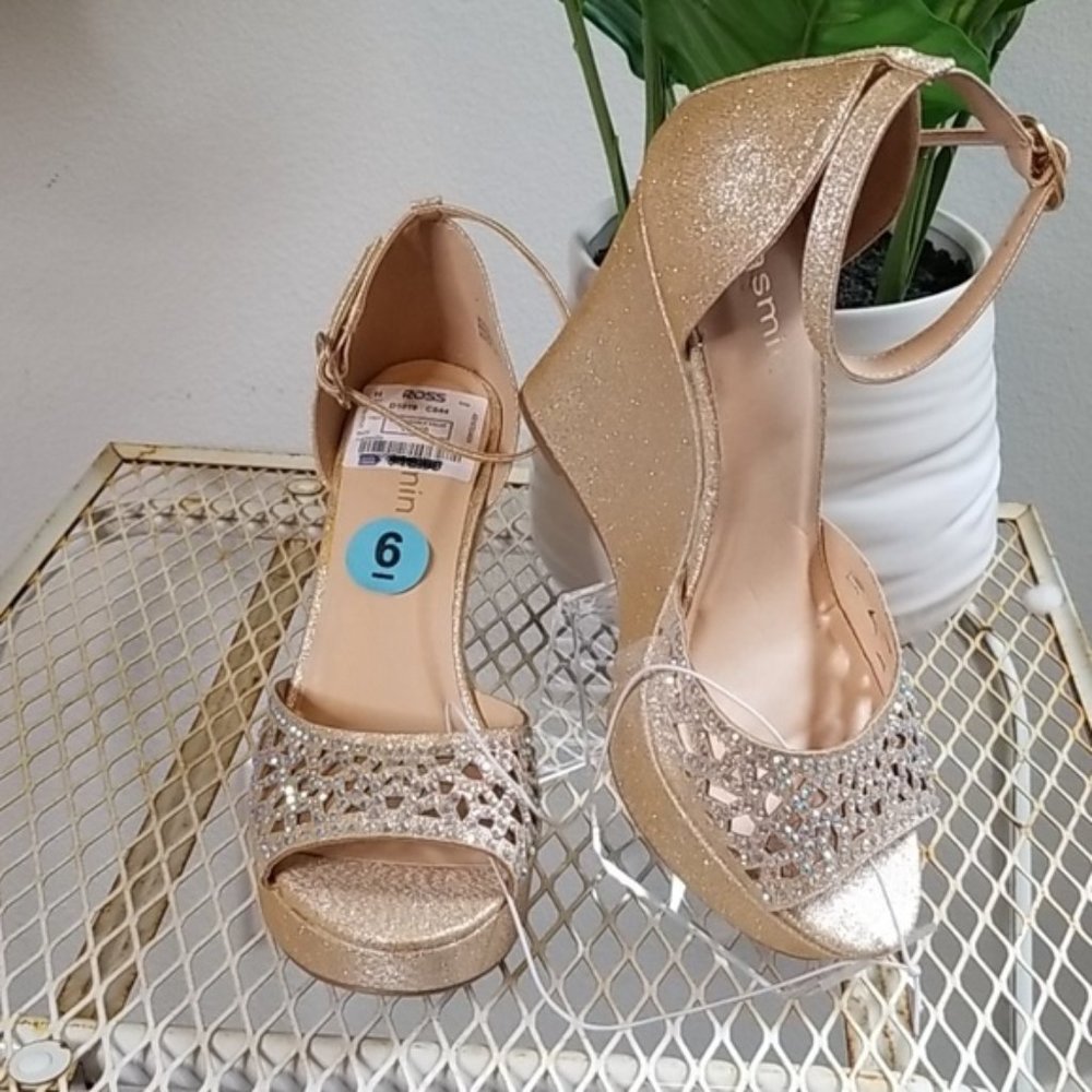 Jasmin Women's Glitter Gold Wedge Ankle St…